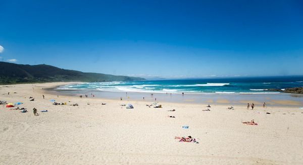 Imagen de la playa de Doniños este martes (foto: Mero Barral / 13fotos para Ferrol360)