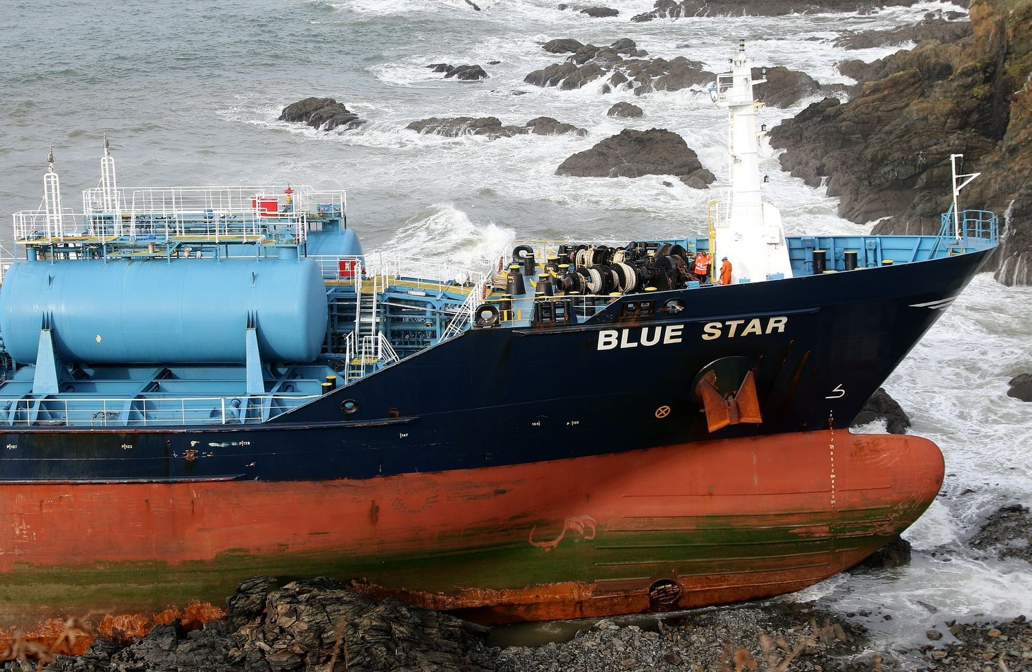 Estado del buque en la jornada de este martes (foto: Raúl Lomba / Ferrol360)